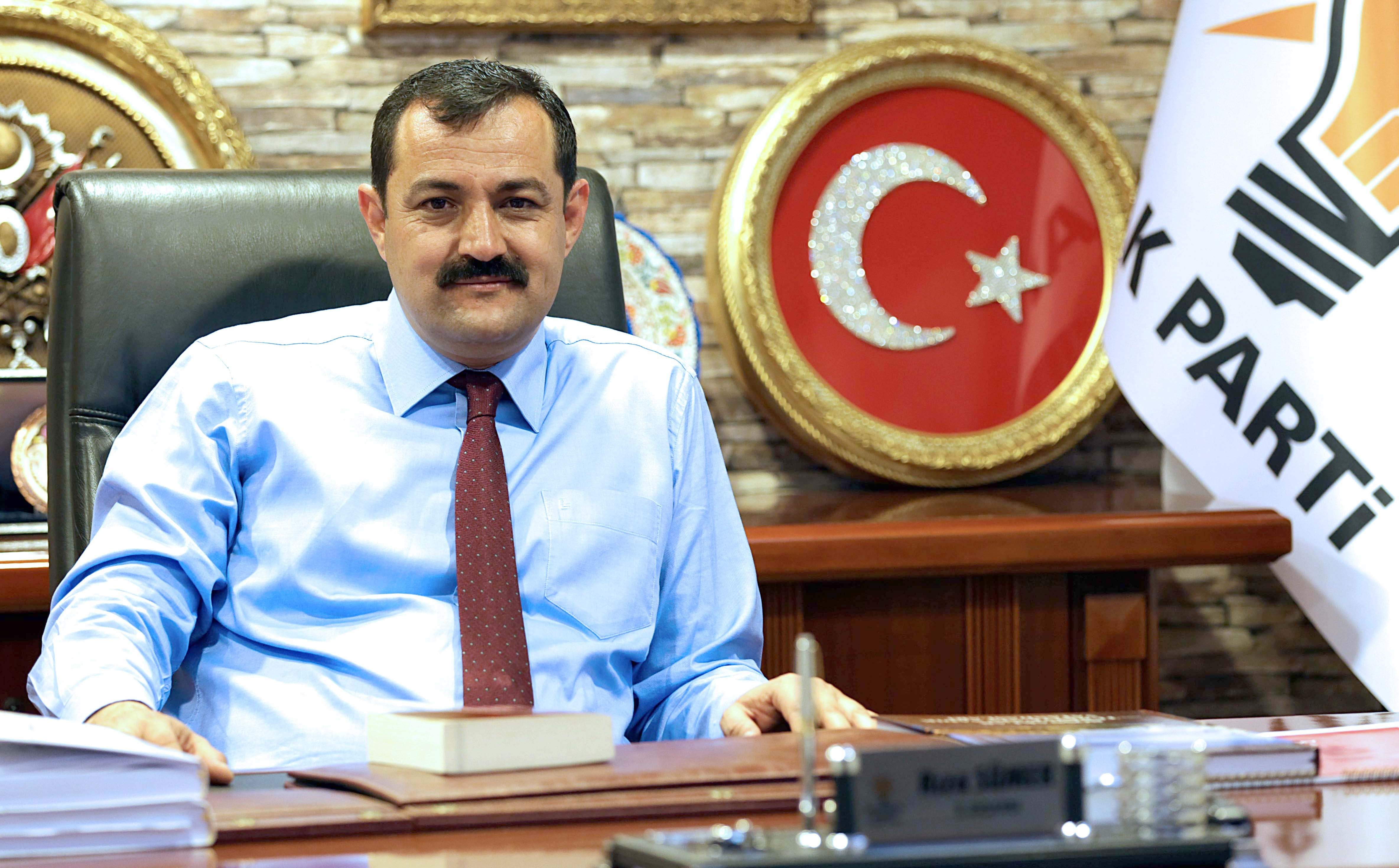 AK Parti'de kongreler kaldığı yerden devam
