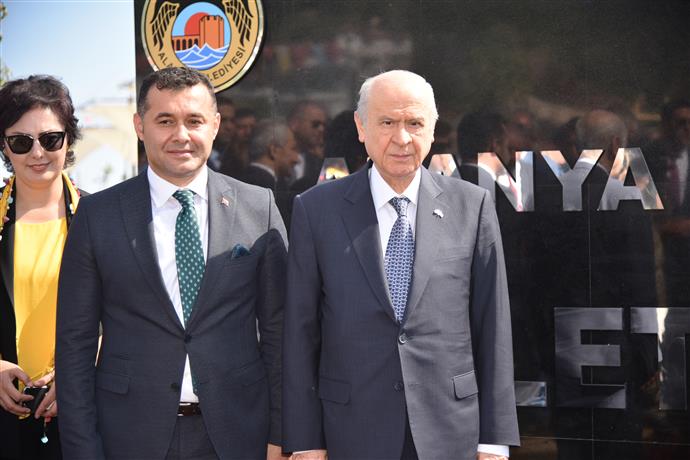 Bahçeli, Alanya’da açılışlar yaptı