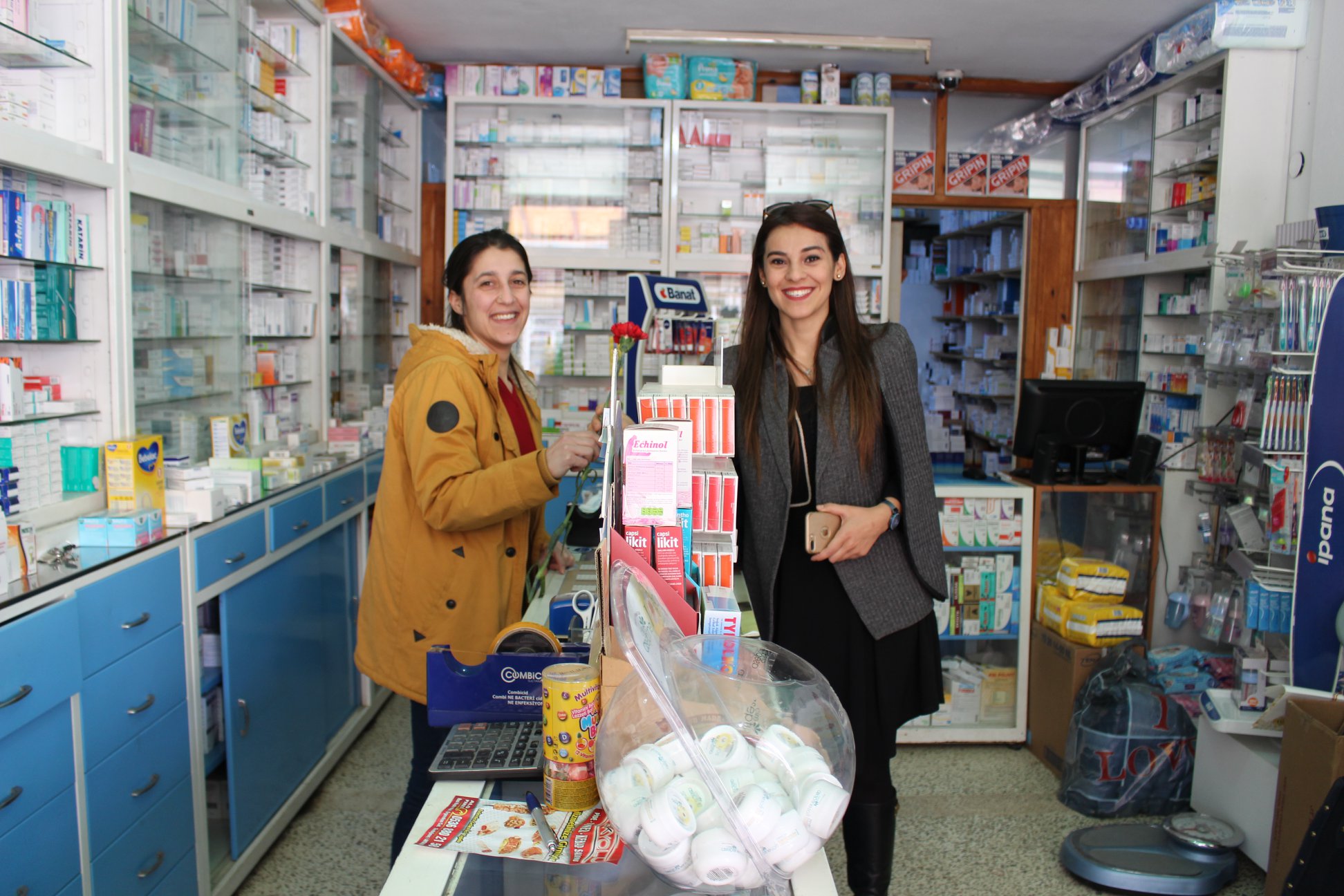 Kadınlar Günü’ne karanfilli kutlama