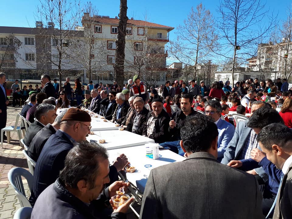 Merkez İlkokulu’ndan anlamlı proje
