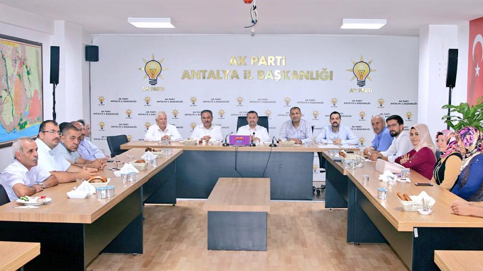 AK Parti’de istişareler sürüyor