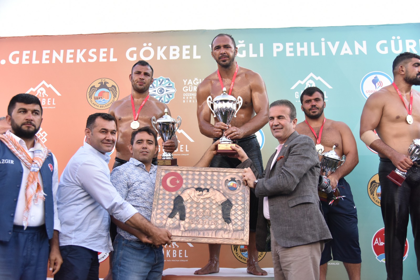 Güreş Ağası değişmedi