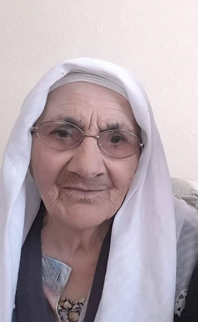Bir gün ara ile vefat ettiler