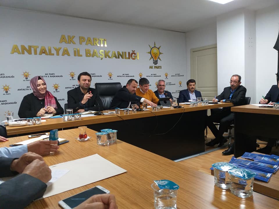 Seçim için toplandılar
