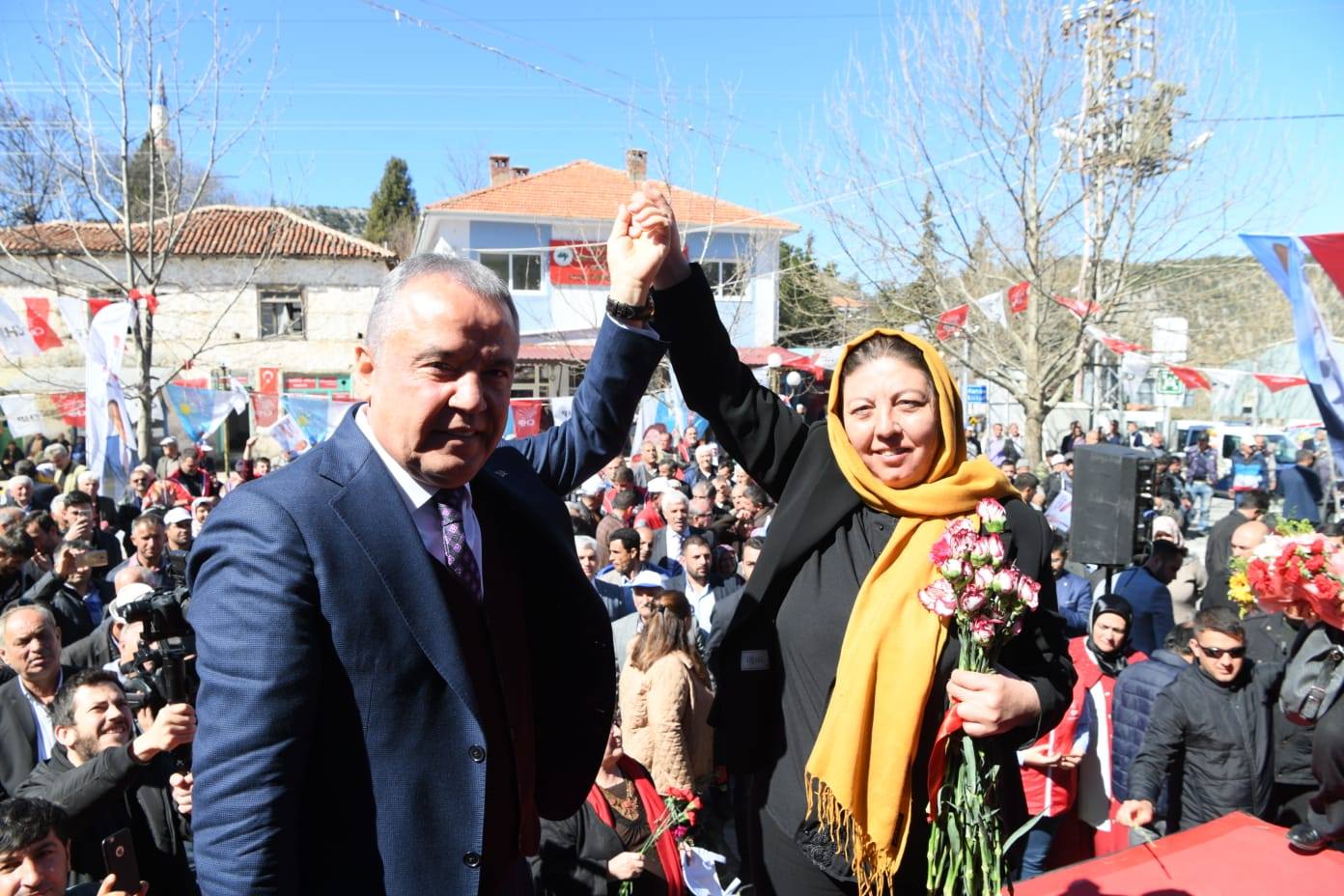 Muhittin Böcek’e büyük ilgi