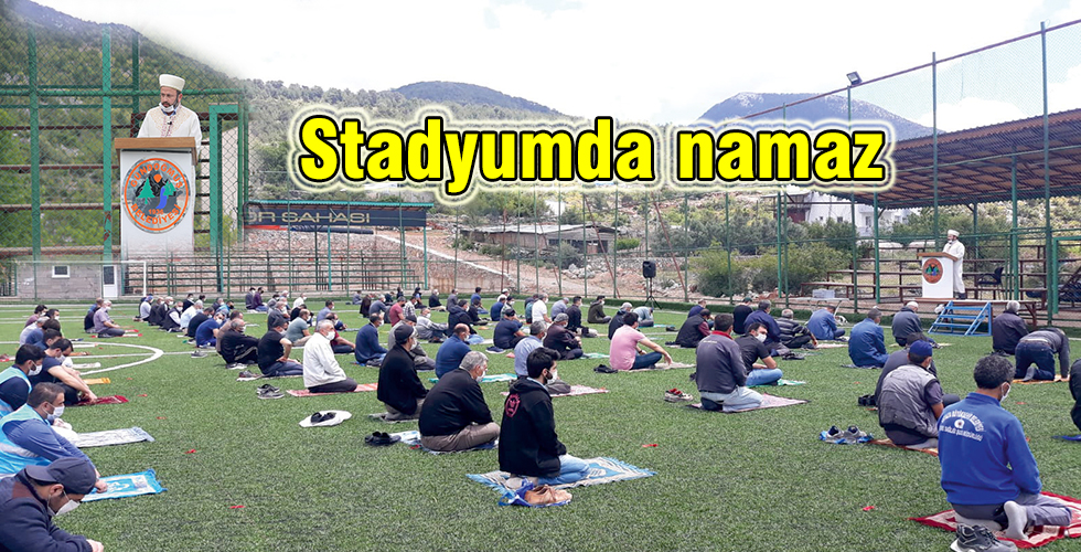Stadyumda namaz