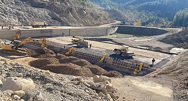 ÇARDAK BARAJI’NDA ÇALIŞMALAR DEVAM EDİYOR