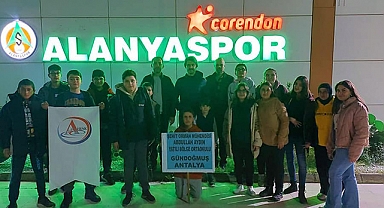 Öğrenciler maça gitti