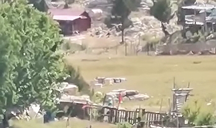 Bayrağa saygısızlık!