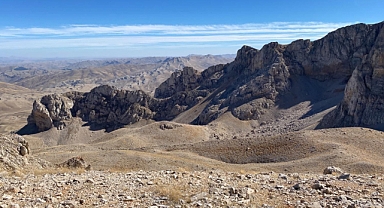 Uçurumdan düşen turist hayatını kaybetti