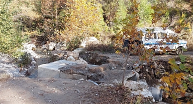 Sümeni’ de yol geçişi kapandı