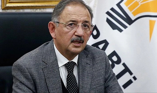 Aynı parti, aynı sözler
