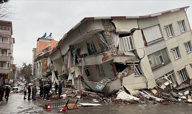 Deprem şehitleri unutulmadı