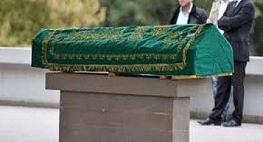 Emekli öğretmen hayatını kaybetti