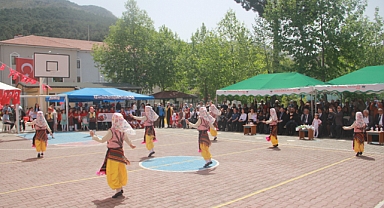 YARININ BÜYÜKLERİ İLE COŞKULU KUTLAMA