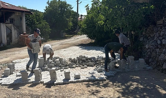 Parke taşı döşenmeye başlandı