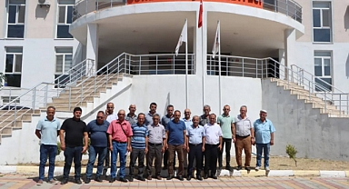 Muhtarların görüşlerini dinledi