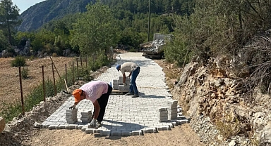 Umutlu’da yol mesaisi