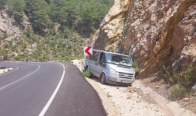 Refüje çarptı
