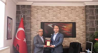 Emekli oldu