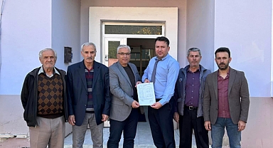 Mazbatasını aldı
