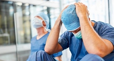 Sağlık emekçileri haklarını istiyor