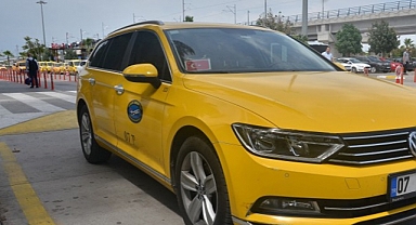 Antalya’da taksiciler ayaklandı