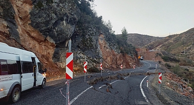 Gündoğmuş’ta yağmur toprak kaymasına yol açtı
