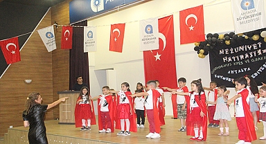 Büyükşehir kreşinde mezuniyet coşkusu yaşandı