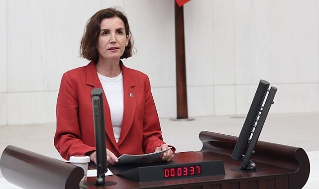 Coşar’dan Sert Çıkış: “Antalya’nın Sorunları Görmezden Geliniyor