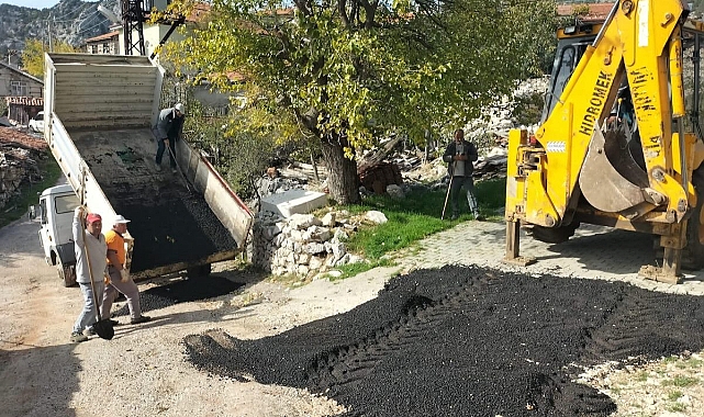 Akseki’de yol bakım çalışmaları sürüyor