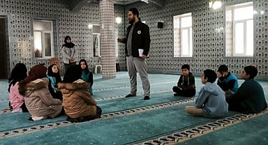 Öğrencilerden Cem Paşa Camii’ne anlamlı ziyaret