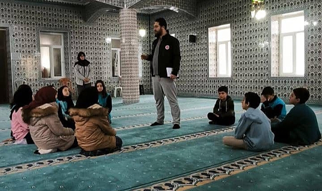 Öğrencilerden Cem Paşa Camii’ne anlamlı ziyaret